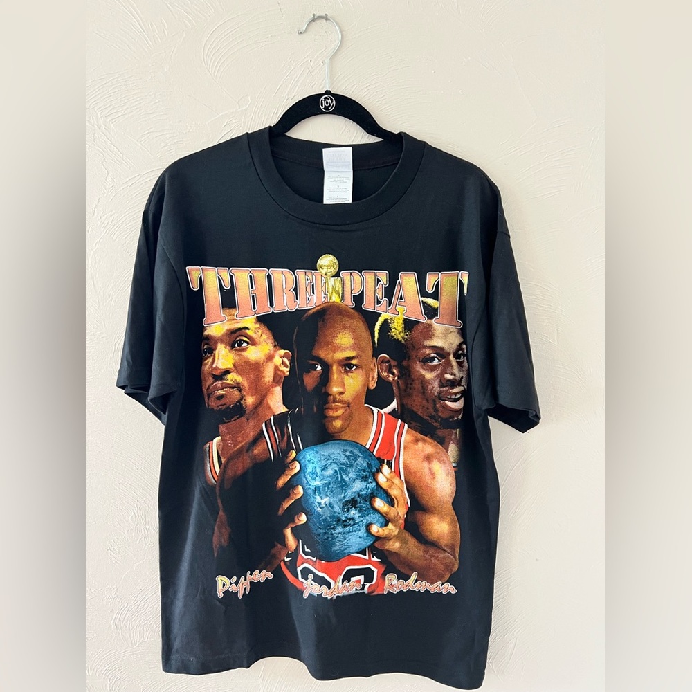 3 Peat Bulls/MJ Rap Tee